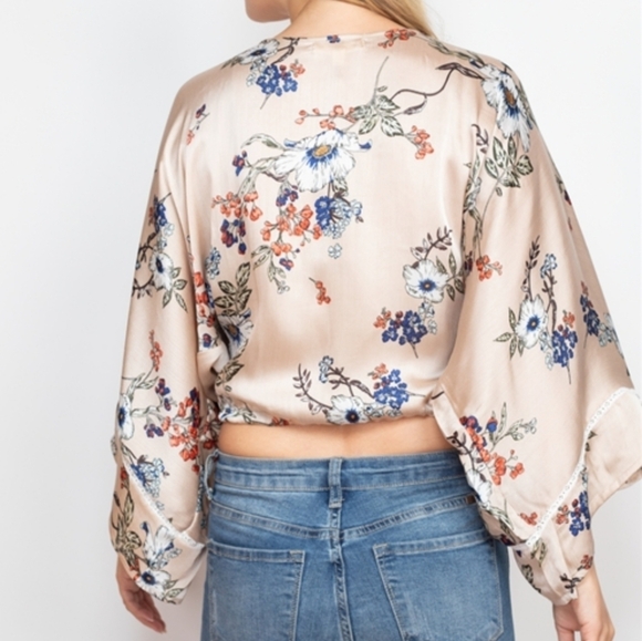 Floral cropped kimono - Picture 4 of 11